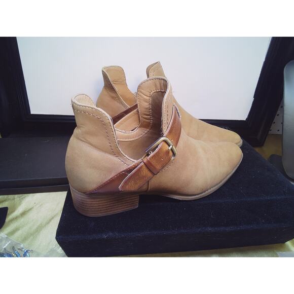 Wonderly Maeve Cognac Faux Leather Ankle Bootie Size 7.5 M Cowboy Southwestern - Picture 5 of 9